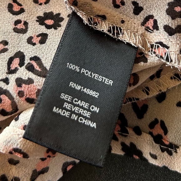 torrid Size 3 3X 22 Animal Print Blouse - Picture 12 of 12